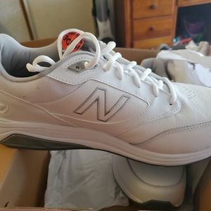 Mens NB size 11